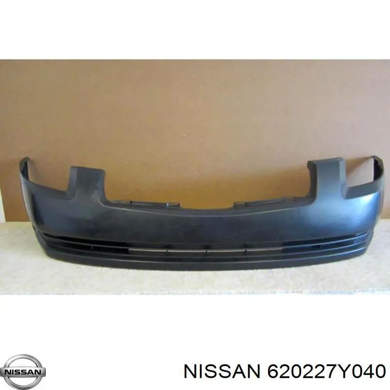 620227Y040 Nissan передний бампер