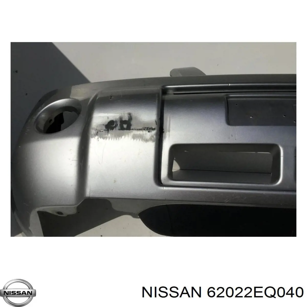 Передний бампер 62022EQ040 Nissan/Infiniti