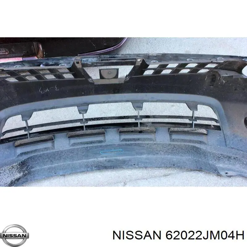 Передний бампер 62022JM04H Nissan/Infiniti