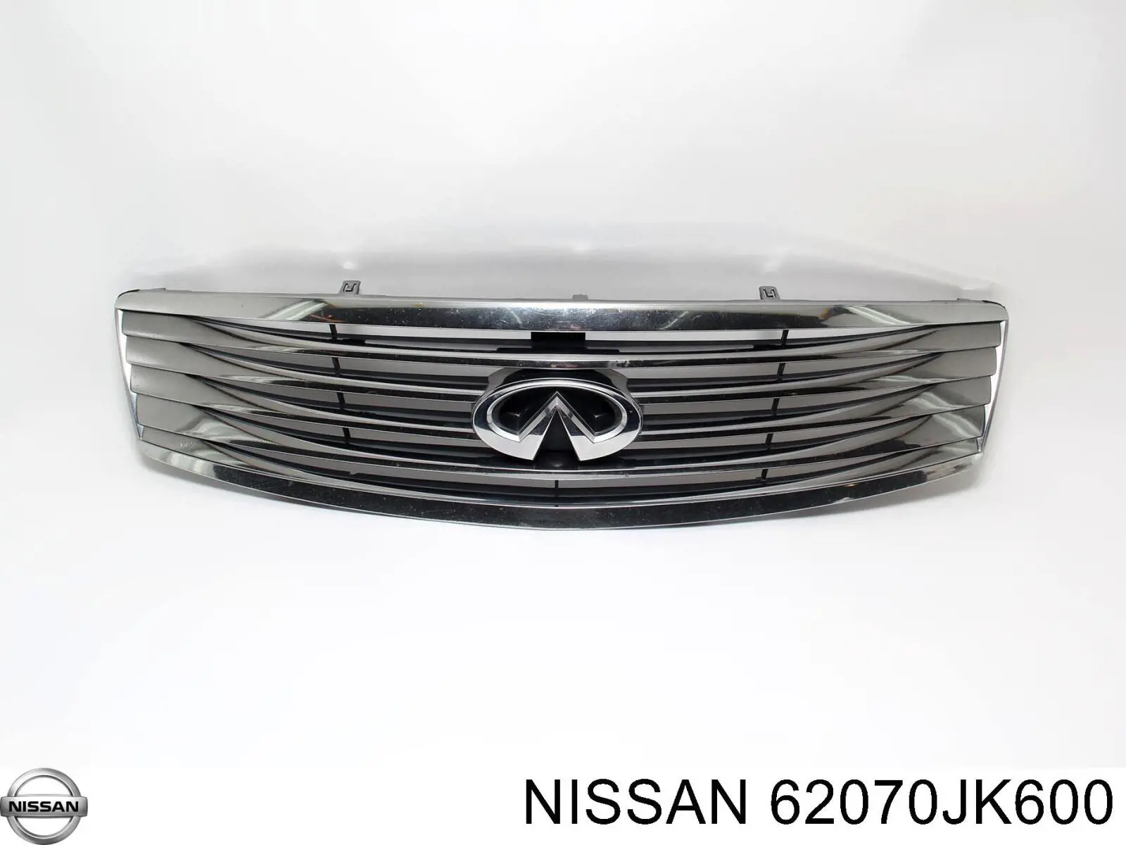 Решетка радиатора 62070JK60B Nissan/Infiniti