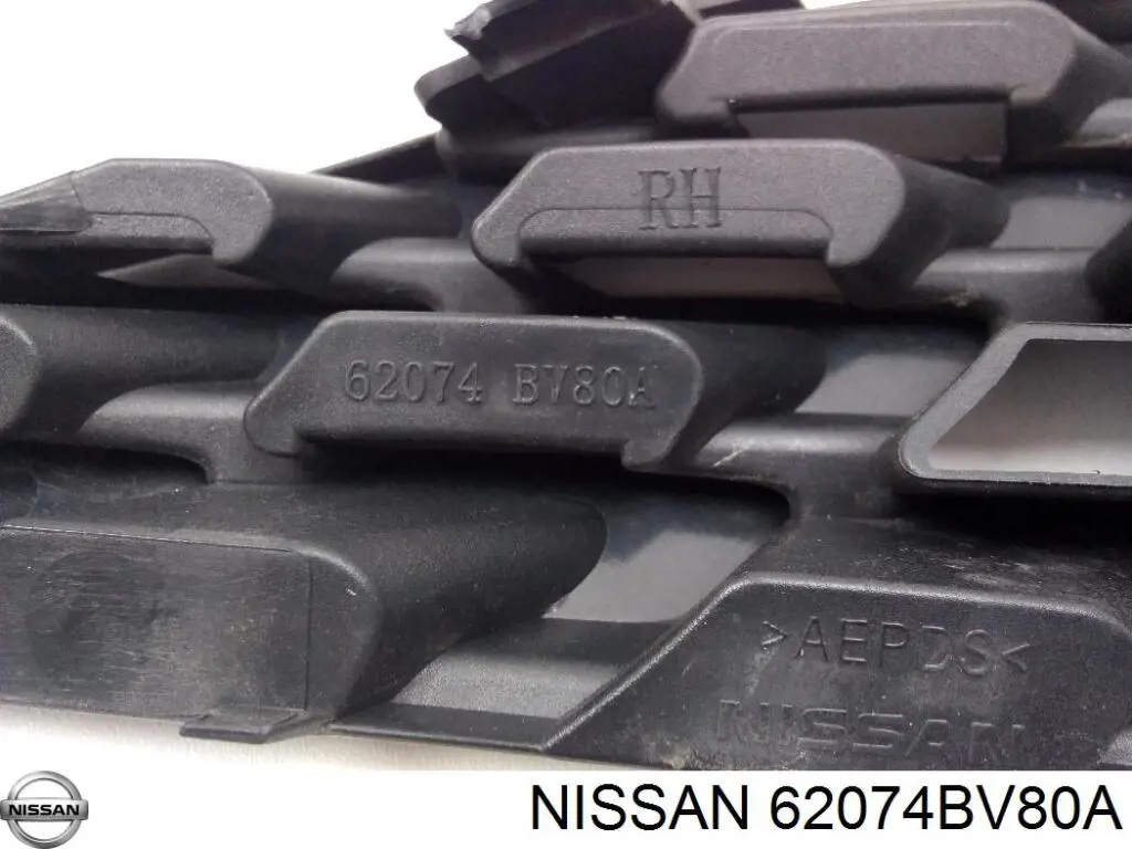 62074BV80A Nissan grelha do radiador direita