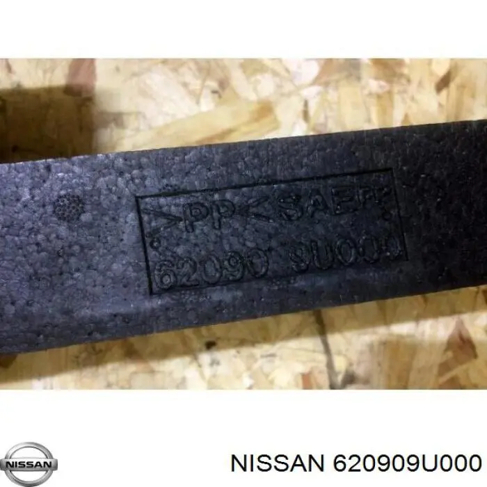 Абсорбер переднего бампера 620909U000 Nissan/Infiniti