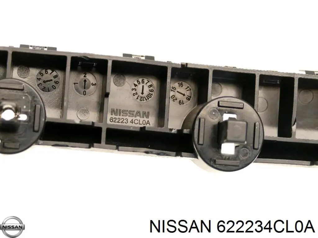 Кронштейн бампера переднего левый Nissan 622234CL0A