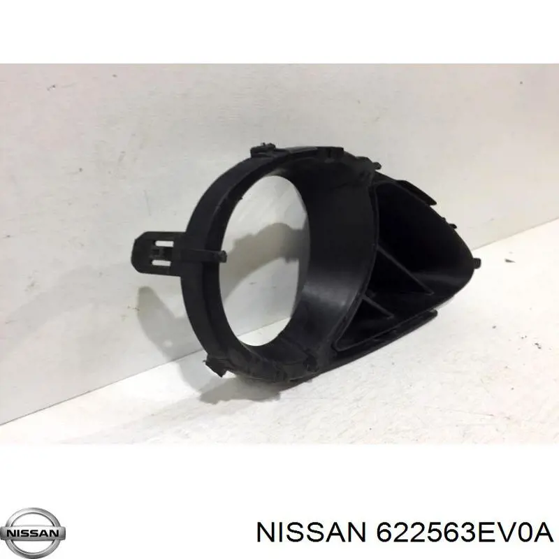 622563EV0A Nissan заглушка (решетка противотуманных фар бампера переднего правая)