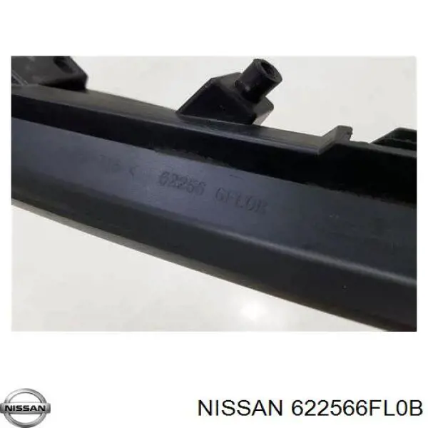 Решетка бампера переднего правая 622566FL0B Nissan/Infiniti