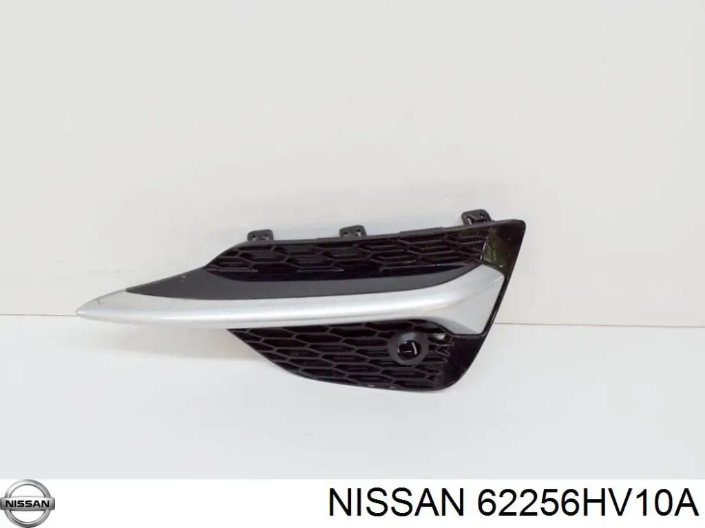 Решетка бампера переднего правая 62256HV10A Nissan/Infiniti