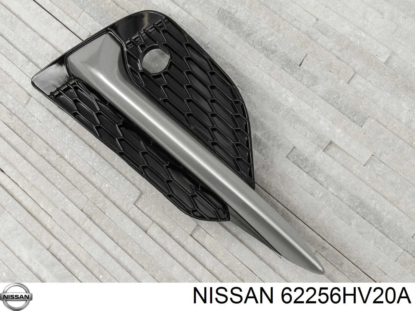 Решетка бампера переднего правая 62256HV20A Nissan/Infiniti