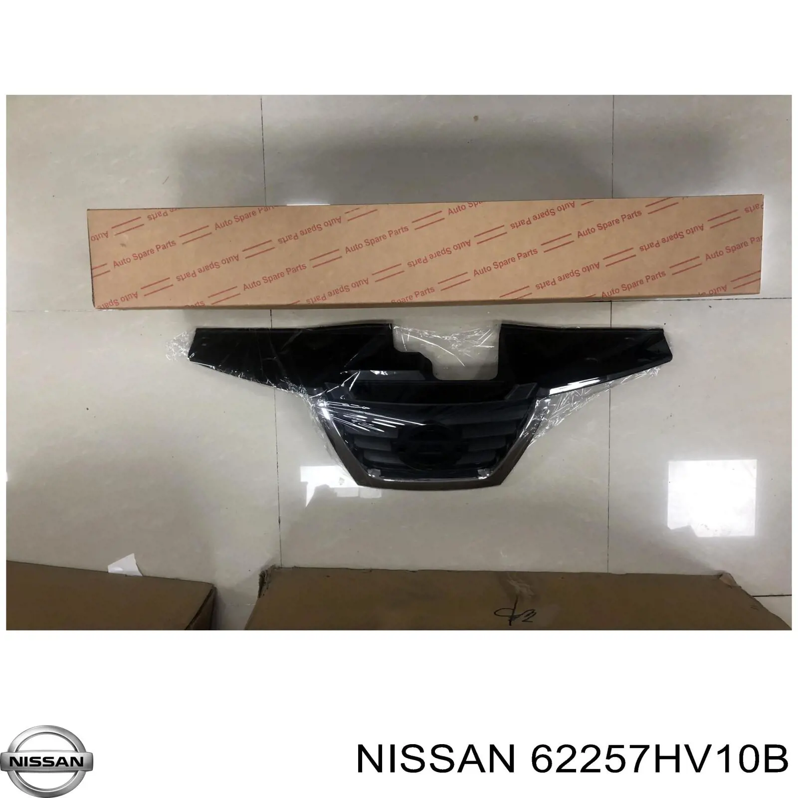62257HV10B Nissan/Infiniti Решетка бампера переднего левая