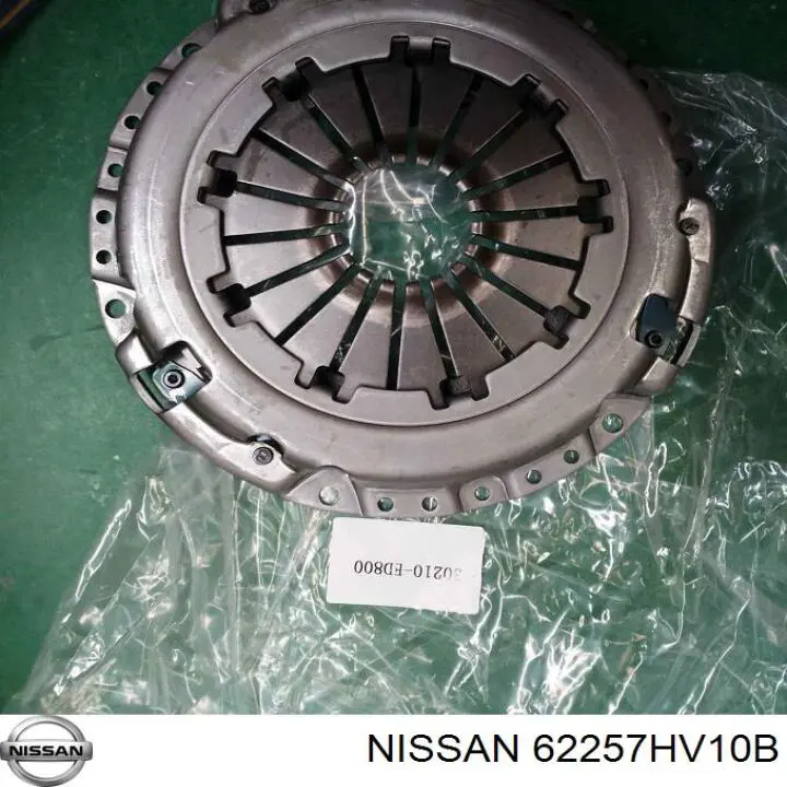 Решетка бампера переднего левая 62257HV10B Nissan/Infiniti