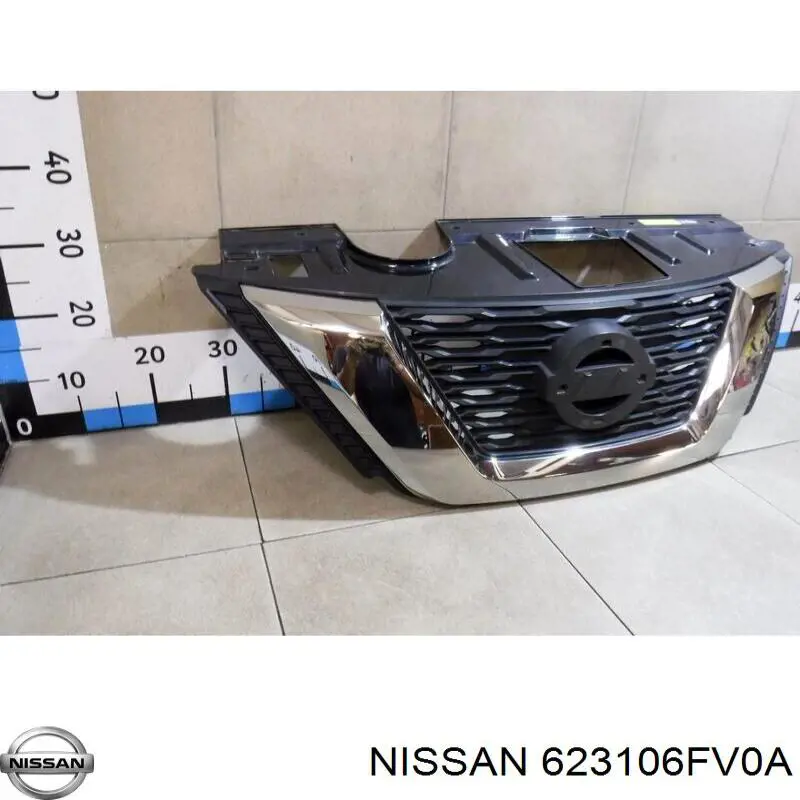 Облицовка радиатора Nissan/Infiniti 623106FV0A цена, от 56.43 USD