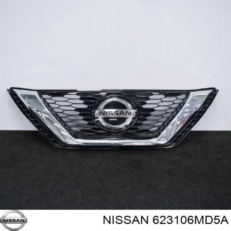Решетка радиатора 623106MG5B Nissan/Infiniti
