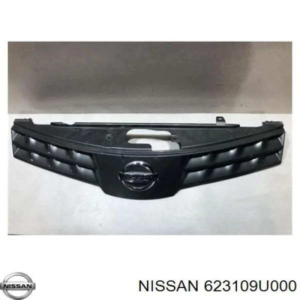 Решетка радиатора 623109U000 Nissan