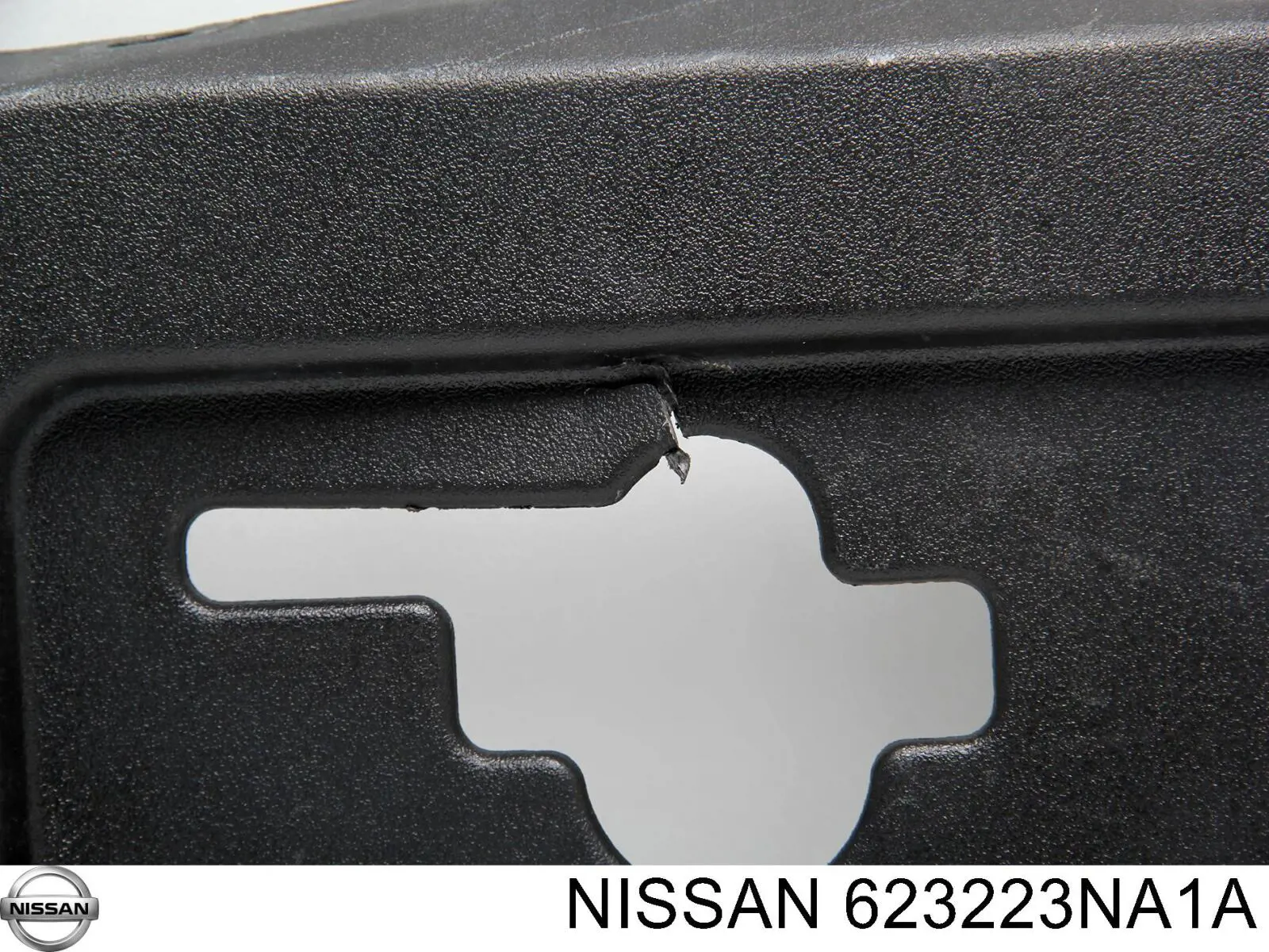 Купить 623223NA1A Nissan/Infiniti Накладка передней панели (суппорта радиатора) верхняя