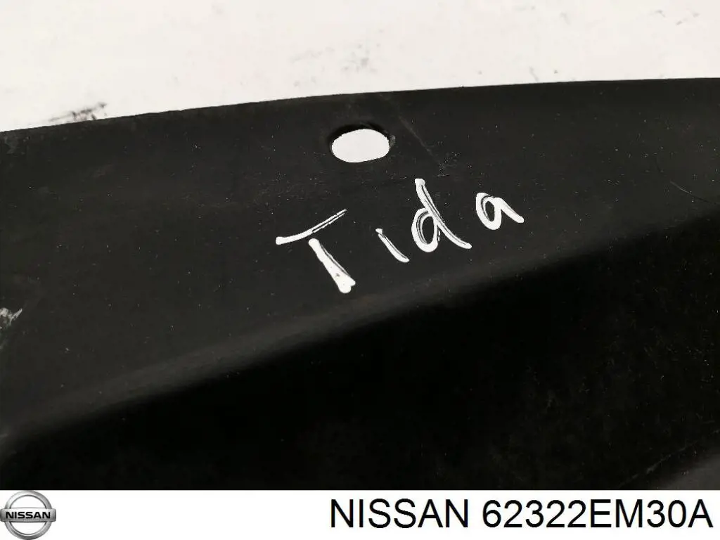 Накладка (рамка) решетки радиатора Nissan/Infiniti 62322EM30A цена, от 21.54 USD