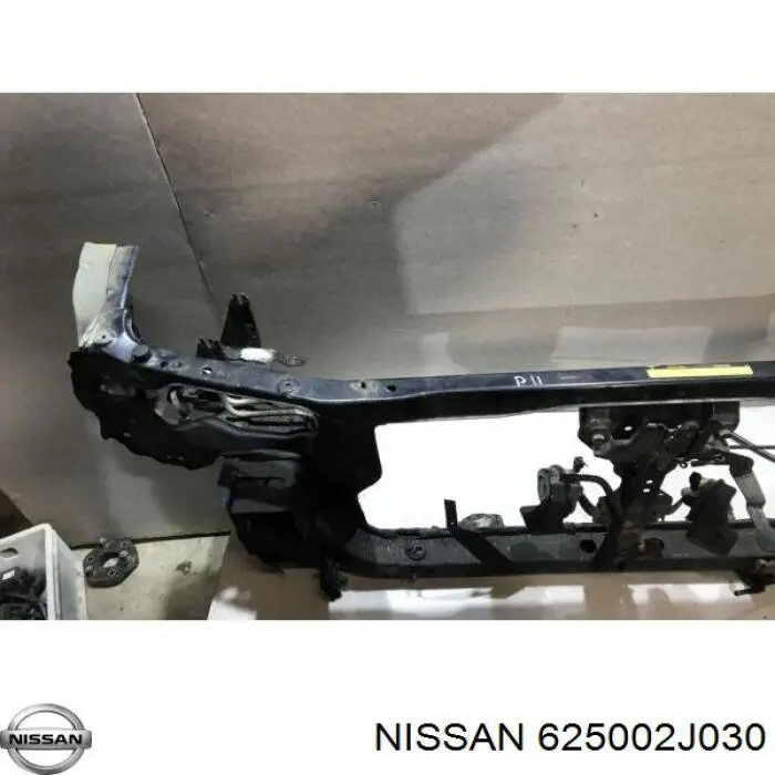 Рамка радиатора 625002J030 Nissan/Infiniti