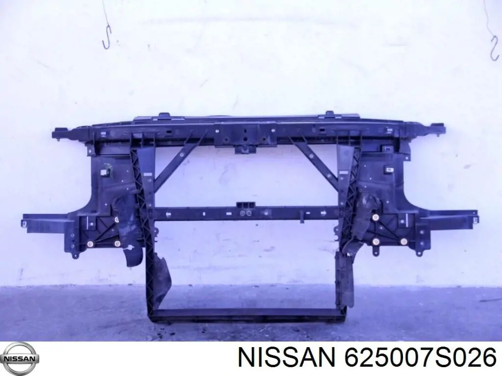625007S026 Nissan суппорт радиатора в сборе (монтажная панель крепления фар)