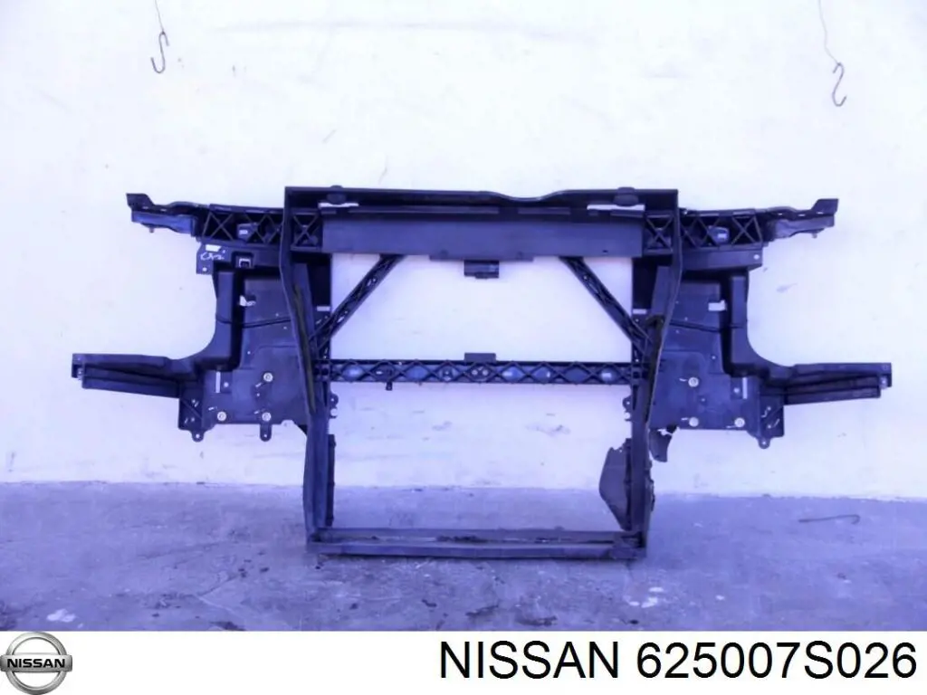 Купить 625007S026 Nissan/Infiniti Установочная панель передняя