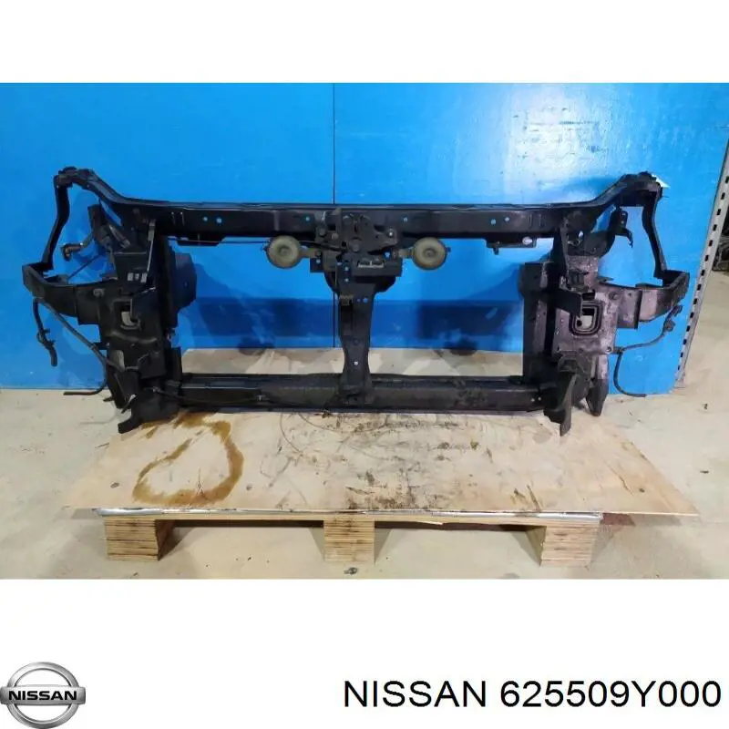 625509Y000 Nissan суппорт радиатора вертикальный (монтажная панель крепления фар)