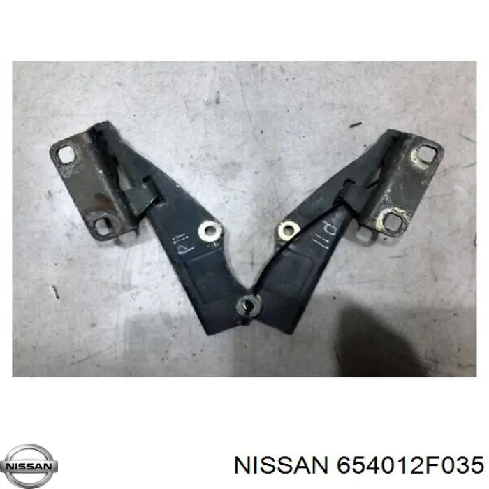 654012F035 Nissan/Infiniti Шарнир капота левый