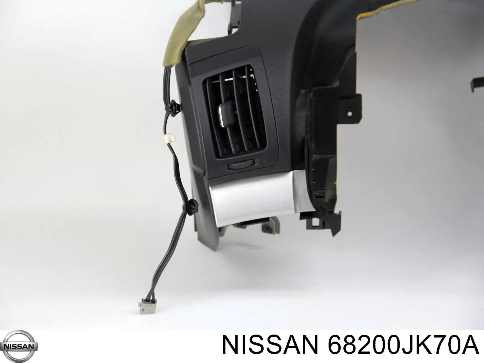 68200JK70A Nissan/Infiniti Передняя панель