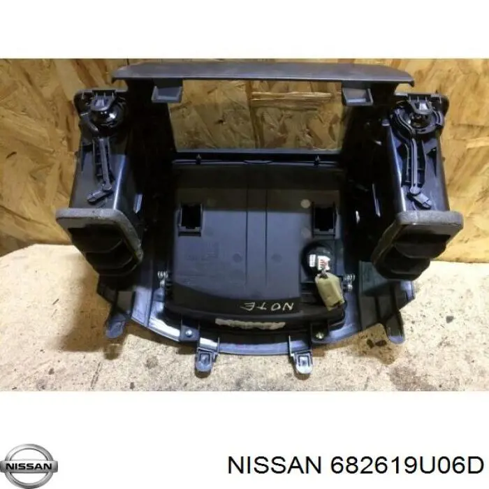 682619U06D Nissan/Infiniti Заглушка ПТФ бампера переднего правая