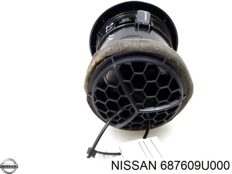 Купить 687609U000 Nissan/Infiniti Решетка вентиляции салона на "торпедо" правая