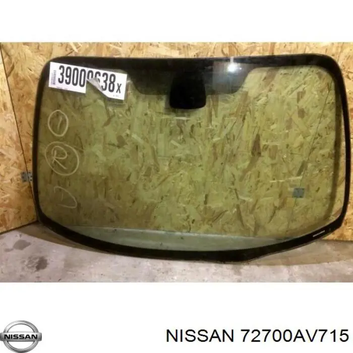 72700AV716 Nissan стекло лобовое