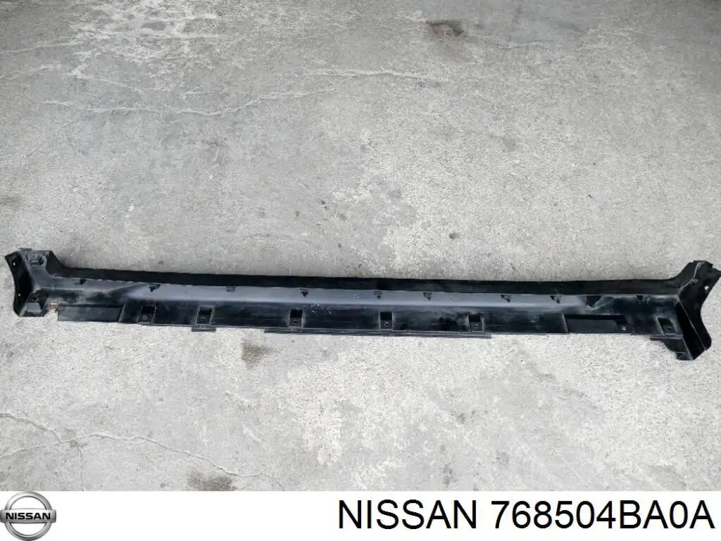 Накладка (молдинг) порога наружная правая Nissan/Infiniti 768504BA0A цена, от 38.01 USD
