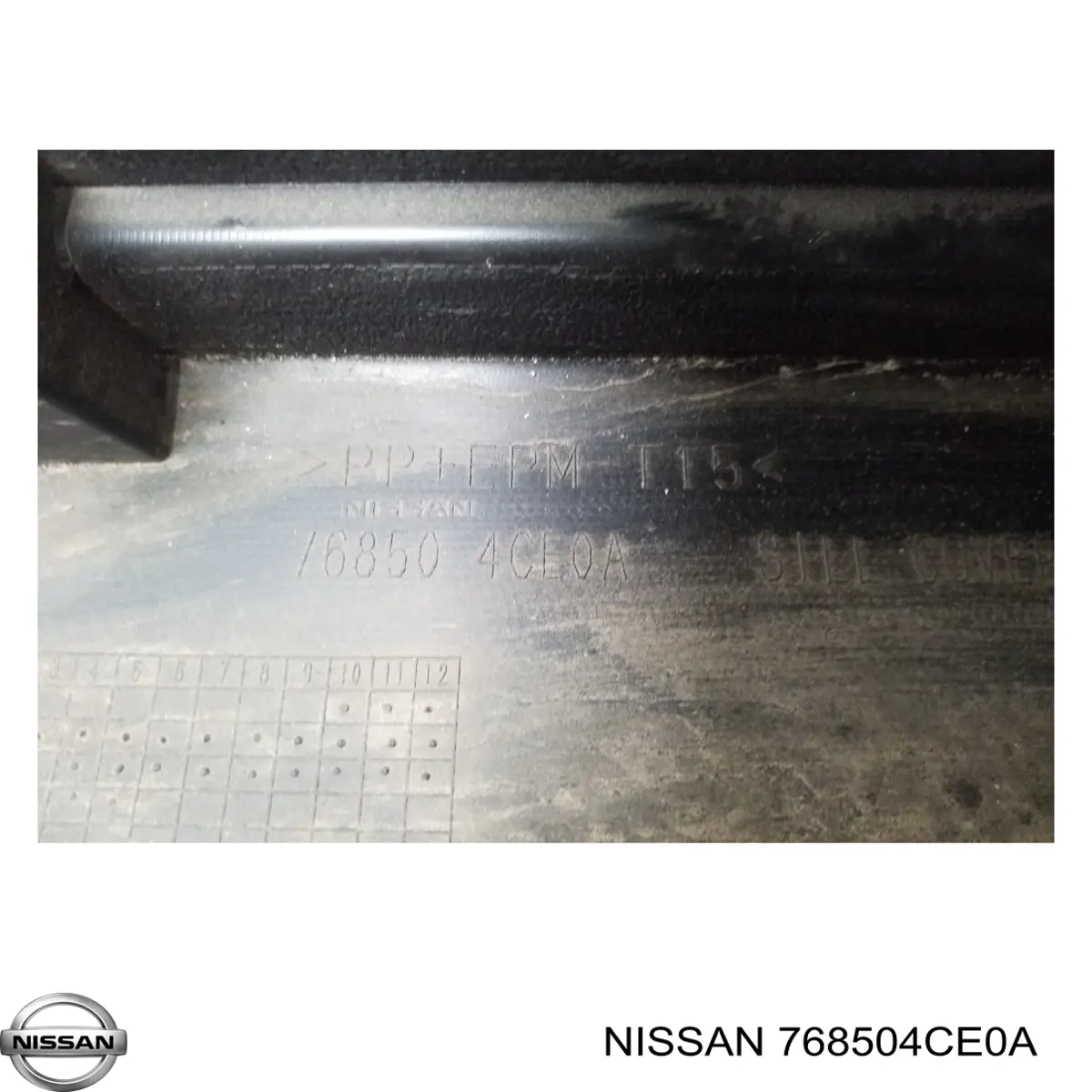 Накладка (молдинг) порога наружная правая Nissan/Infiniti 768504CE0A цена, от 38.01 USD