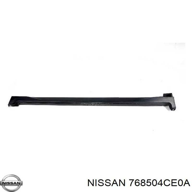 Купить 768504CE0A Nissan/Infiniti Накладка (молдинг) порога наружная правая