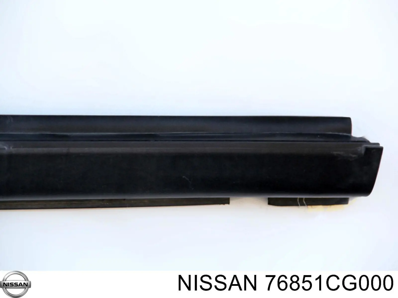 Накладка (молдинг) порога наружная левая Nissan/Infiniti 76851CG000 цена, от 25.40 USD