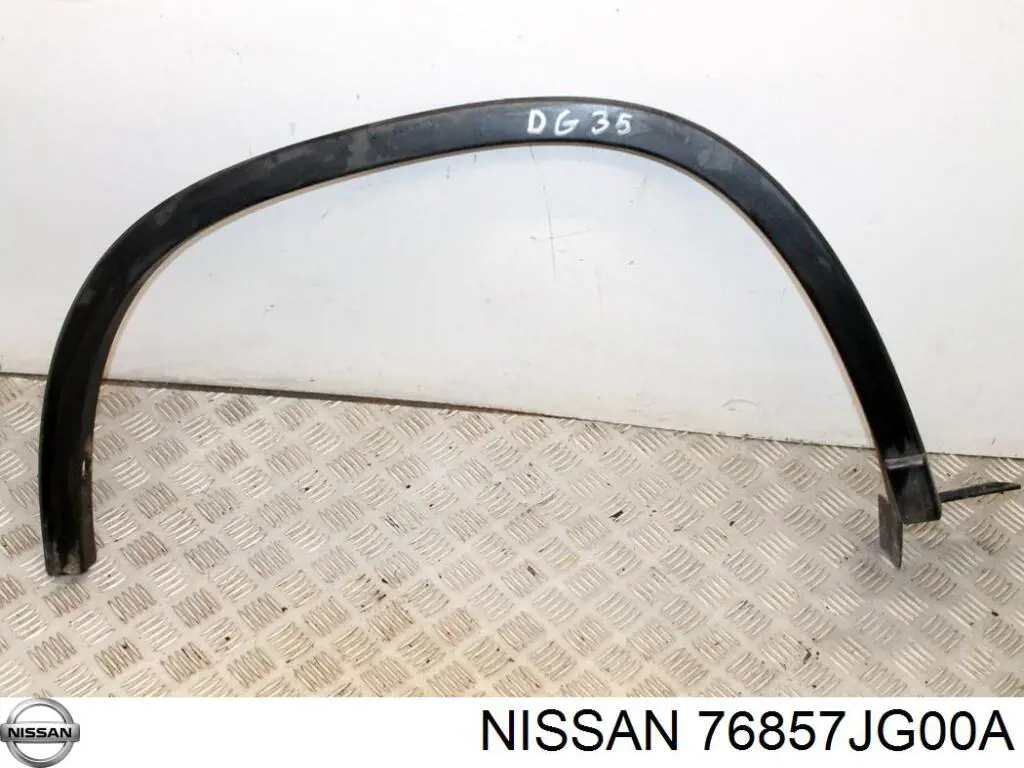 76857JG00A Nissan/Infiniti Накладка заднего левого крыла