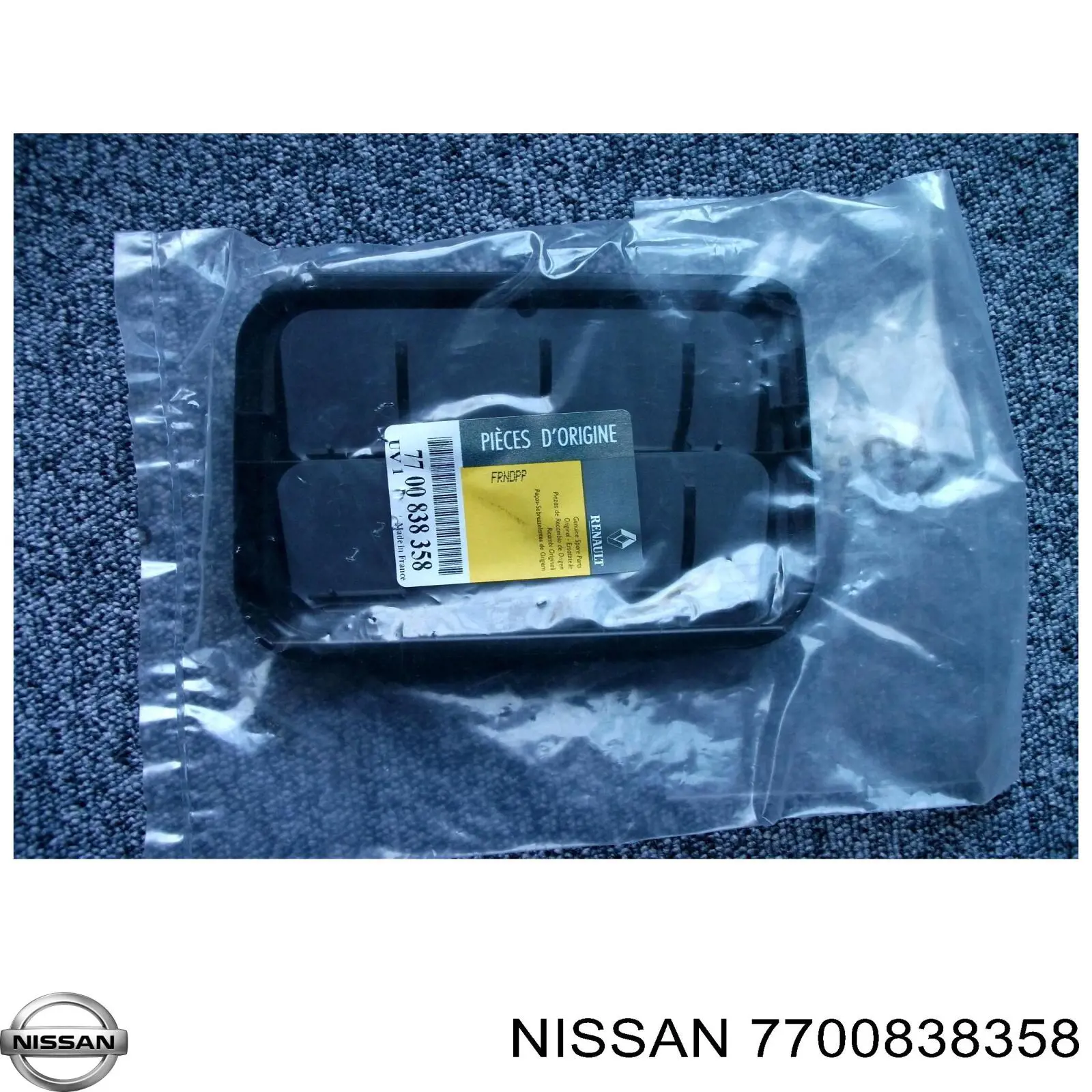 7700838358 Nissan решетка вентиляционная задняя