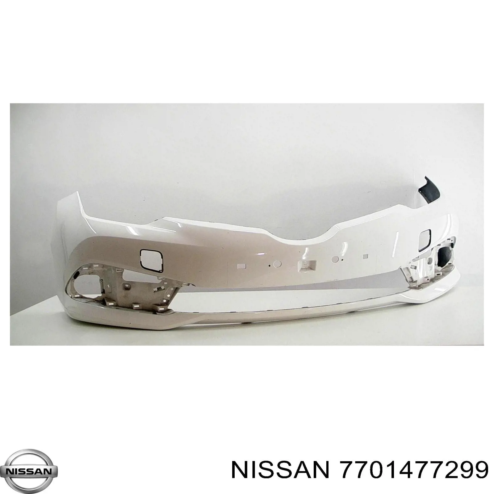 Передний бампер 7701477299 Nissan