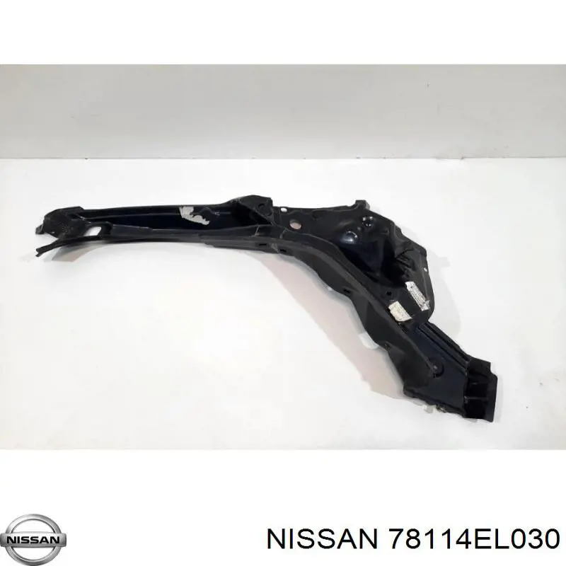 Suporte (consola) direito de fixação da luz traseira para Nissan Tiida (C11X)