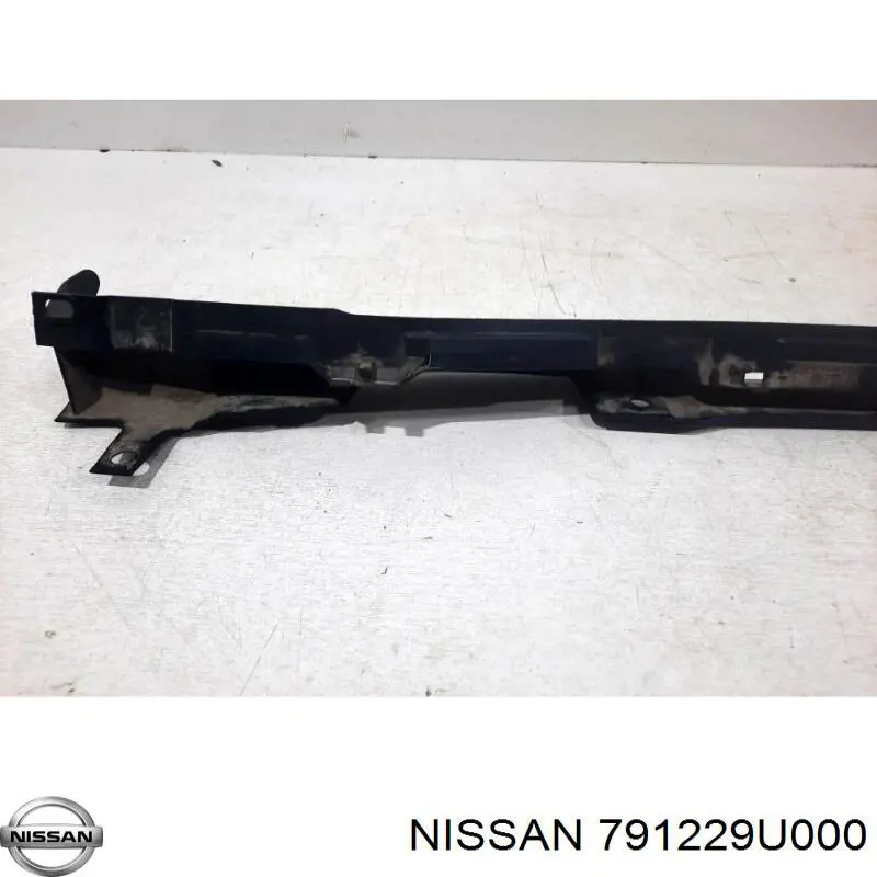 Крепление энергопоглотителя заднего бампера центральный Nissan/Infiniti 791229U000
