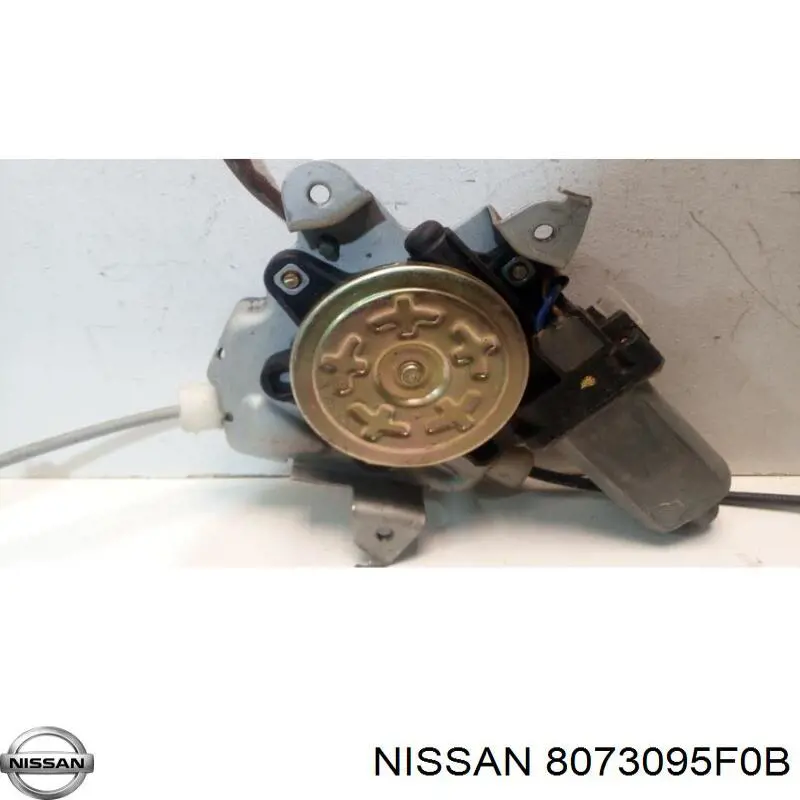 Мотор стеклоподъемника двери передней правой на Nissan Almera CLASSIC 