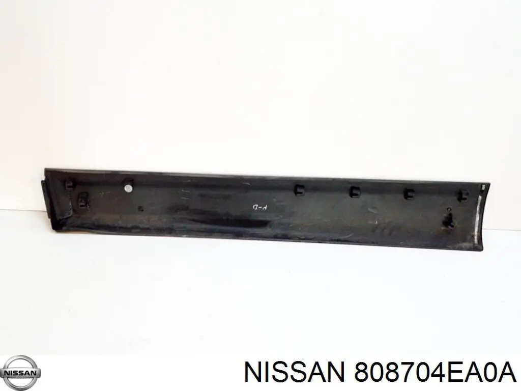 Купить 808704EA0A Nissan/Infiniti Молдинг двери передней правой
