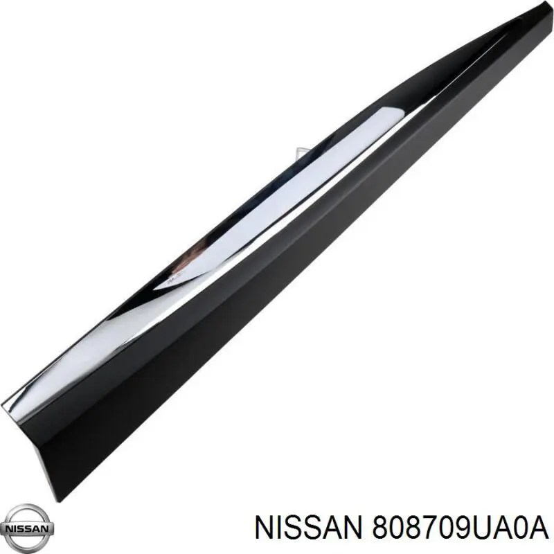 Молдинг двери передней правой нижний 808709UA0A Nissan