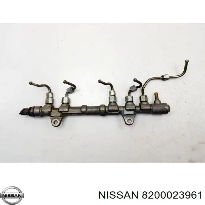 8200023961 Nissan/Infiniti Рампа форсунок системы впрыска топлива