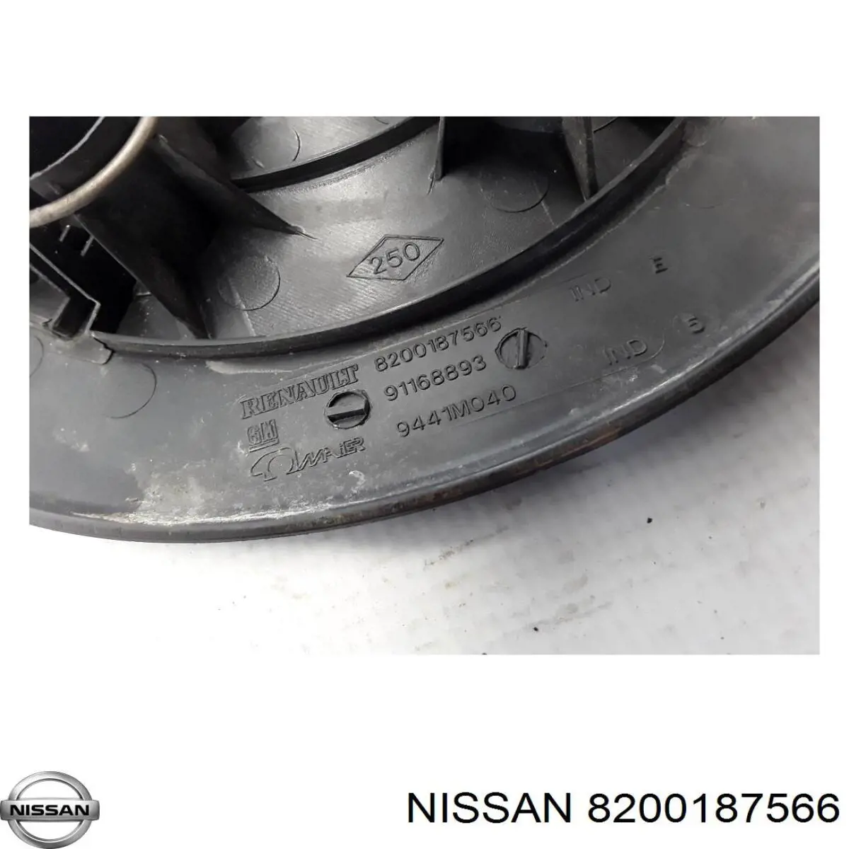 Купить 8200187566 Nissan/Infiniti Колпаки