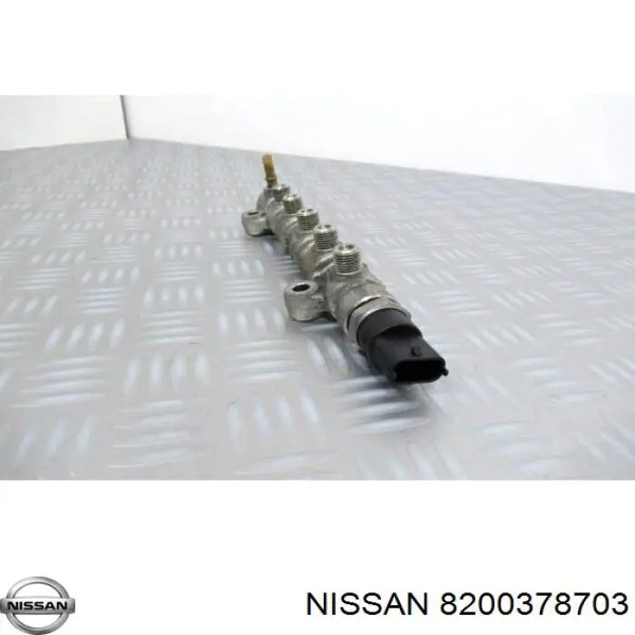 Распределитель топлива (рампа) 1752000Q1E Nissan/Infiniti