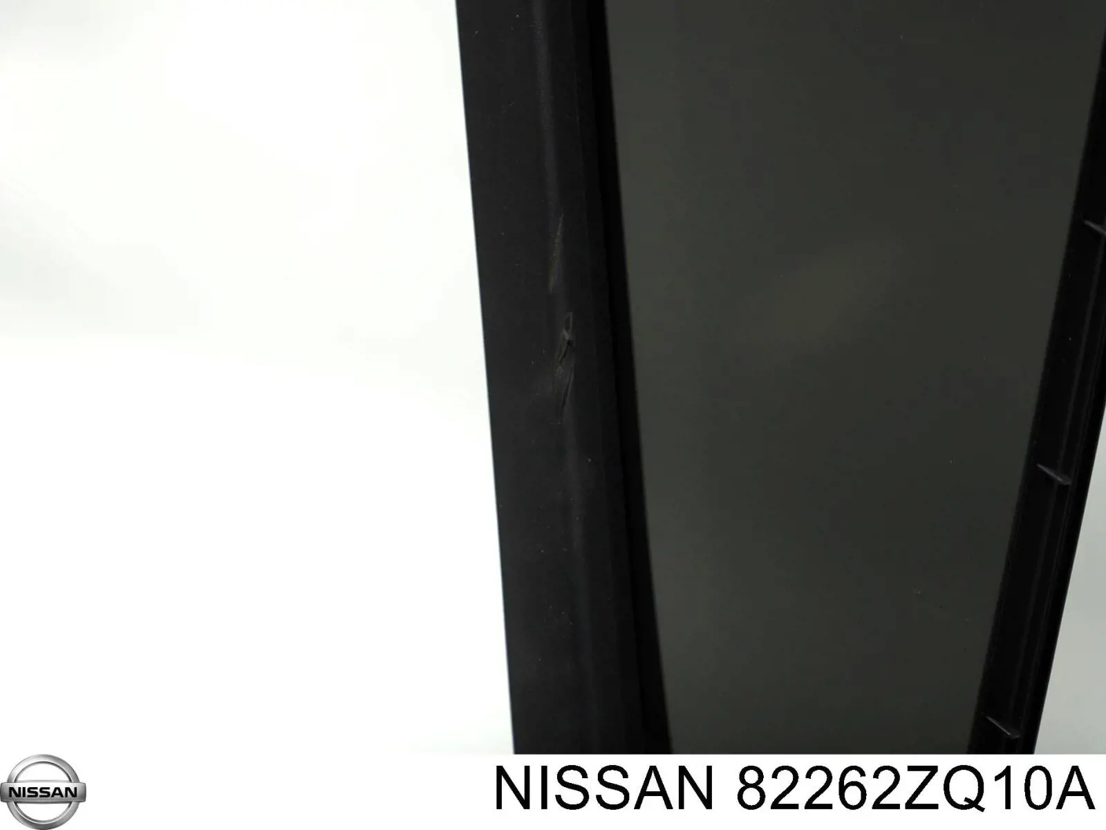 Стекло-форточка двери задней правой 82262ZQ10A Nissan/Infiniti
