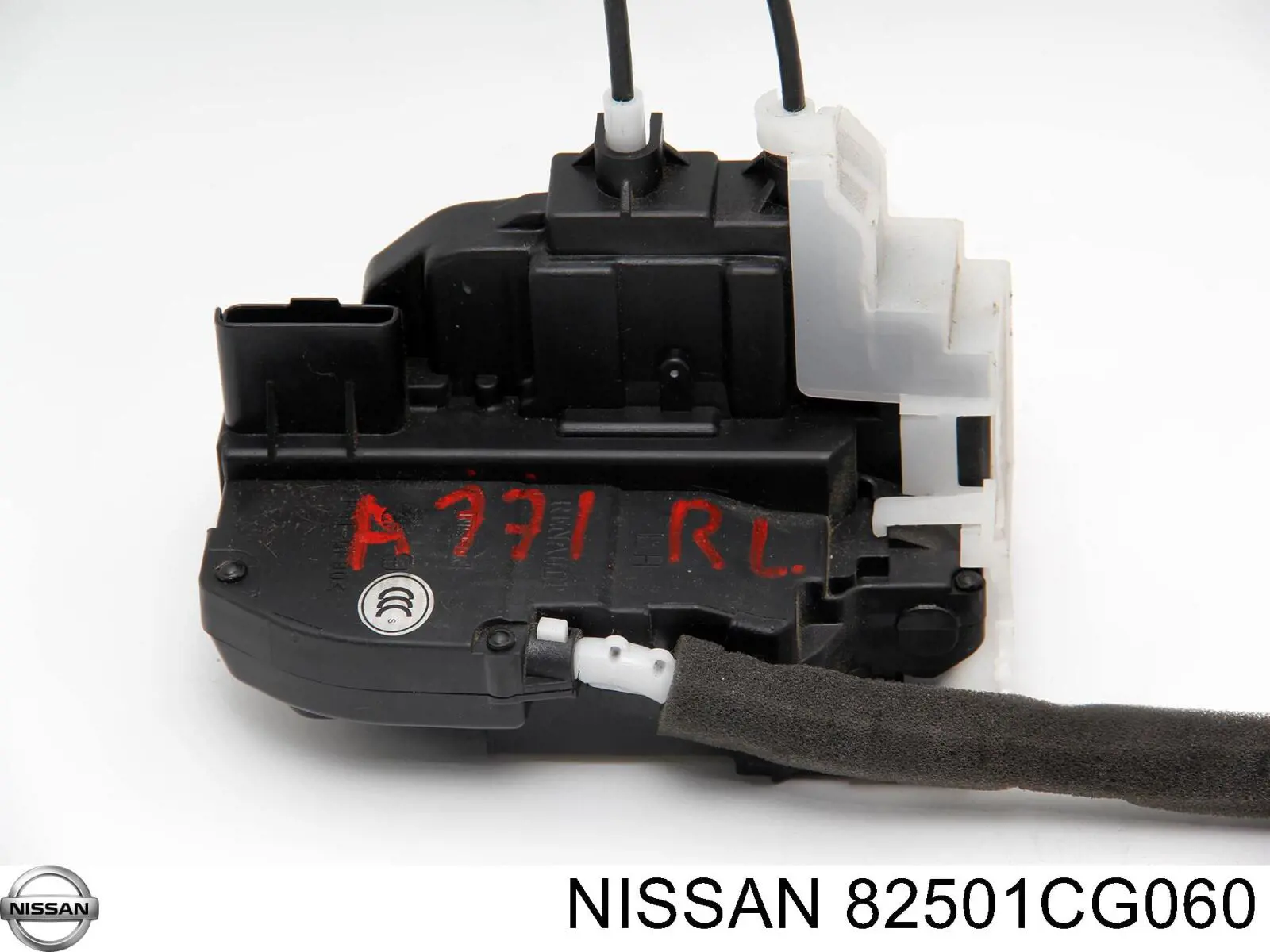 Замок двери задней левой 82501CG060 Nissan