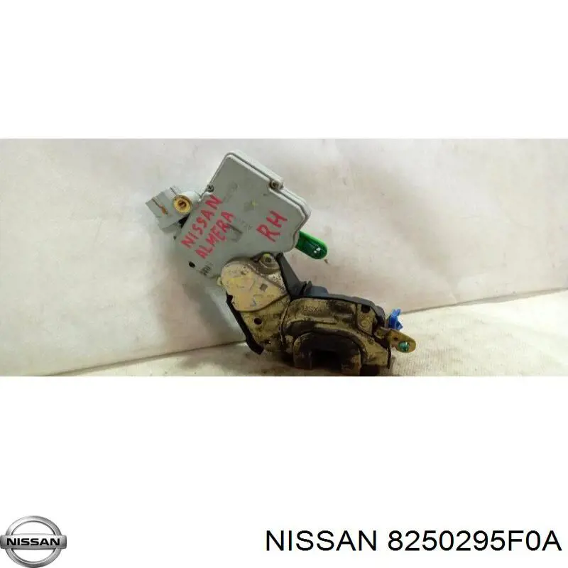 8250295F0A Nissan замок двери задней правой