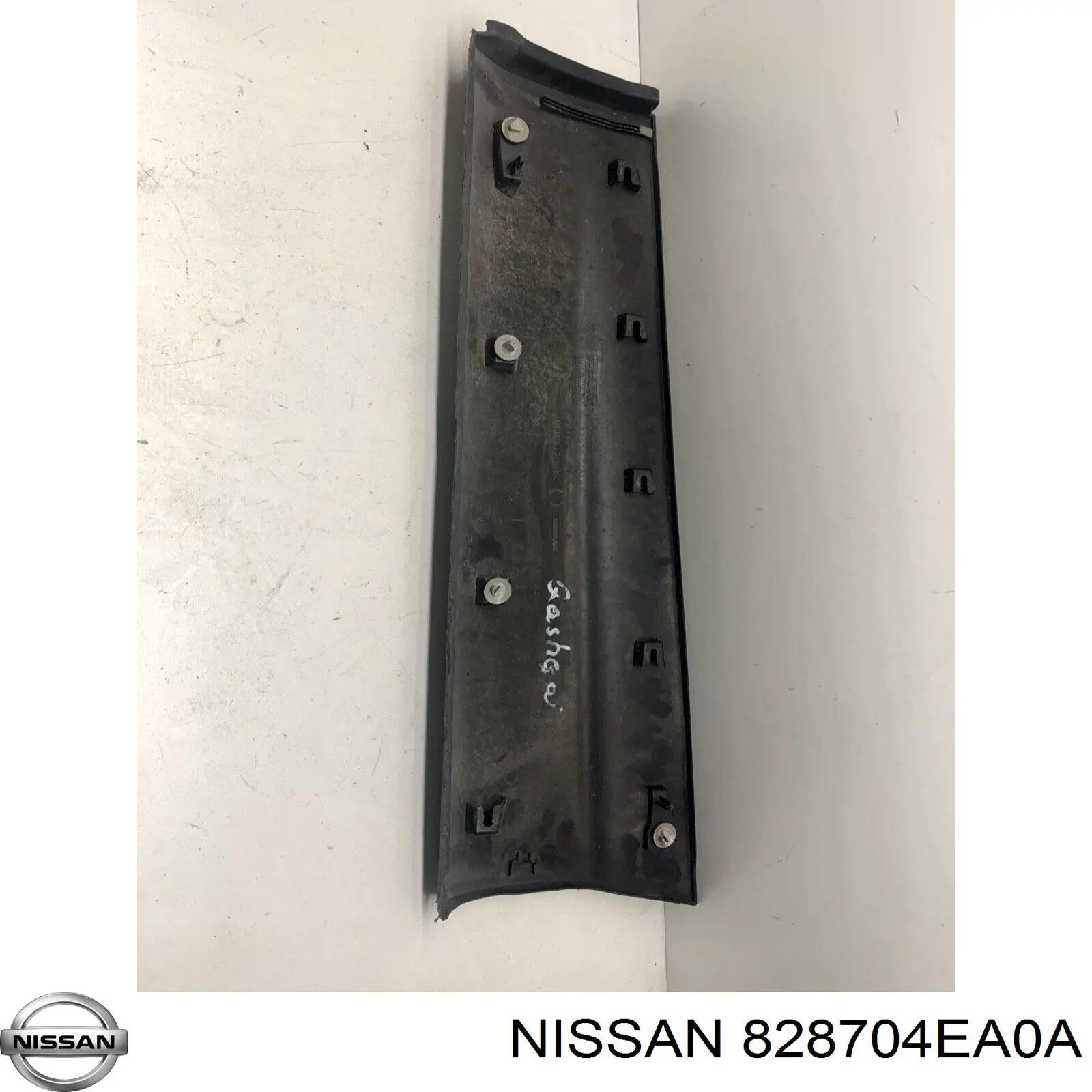 828704EA0A Nissan/Infiniti Молдинг задней правой двери