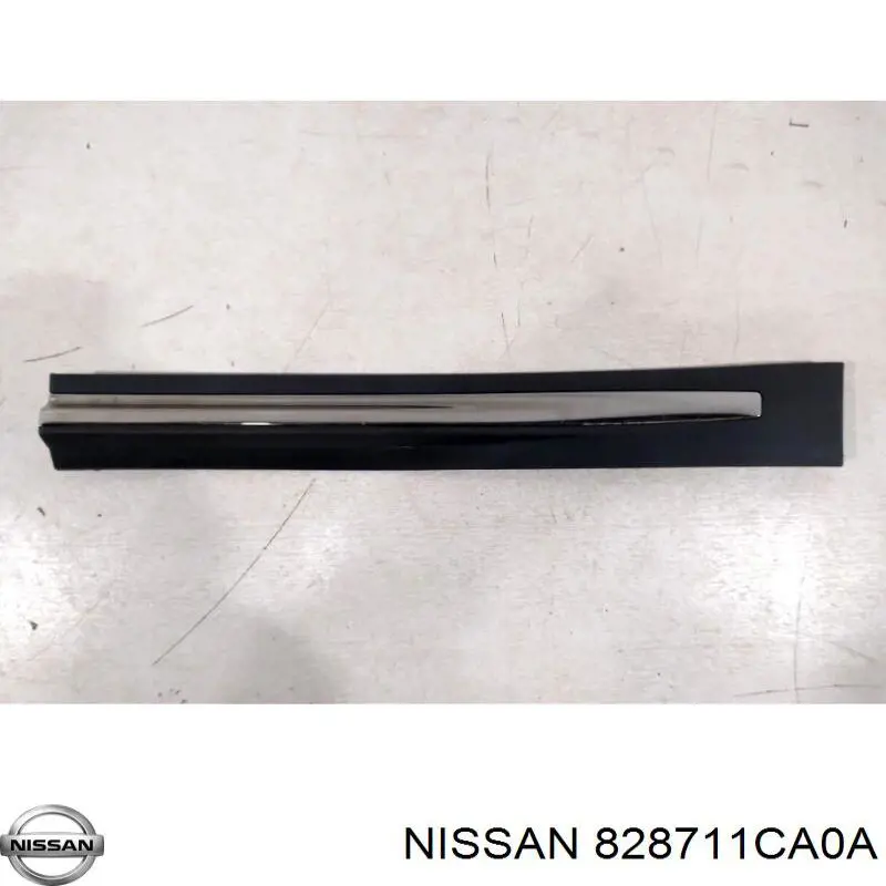 Молдинг двери задней левой нижний NISSAN 828711CA0A