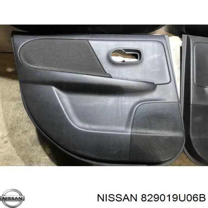 Обшивка (облицовка) внутренняя двери задней левой на Nissan Note E11