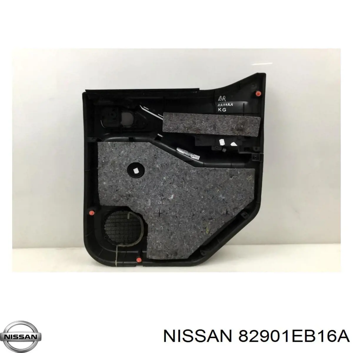 Обшивка (облицовка) внутренняя двери задней левой NISSAN 82901EB16A