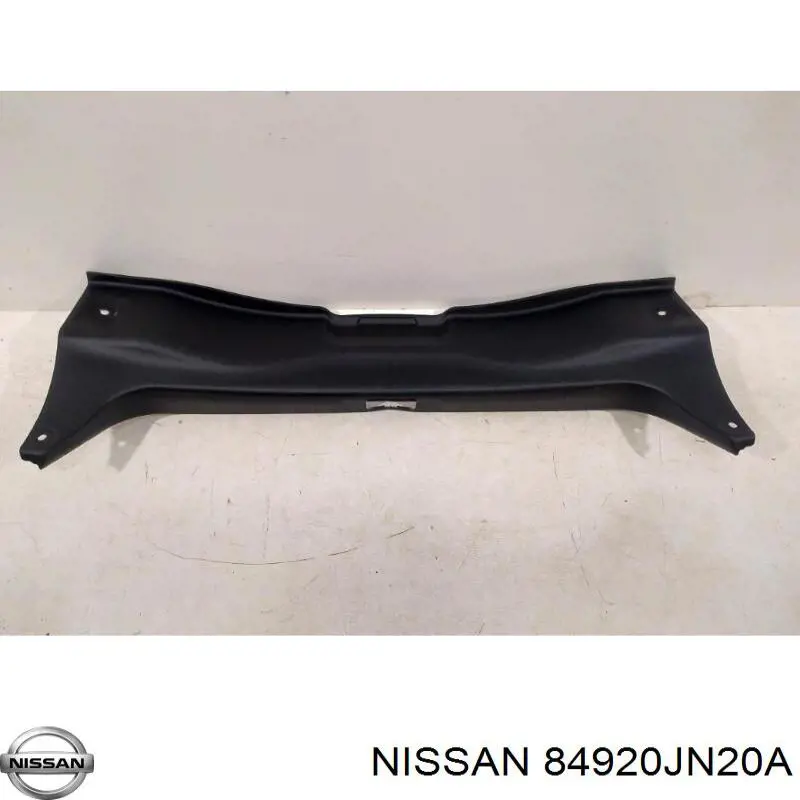 Облицовка задней панели багажника на Nissan Teana J32